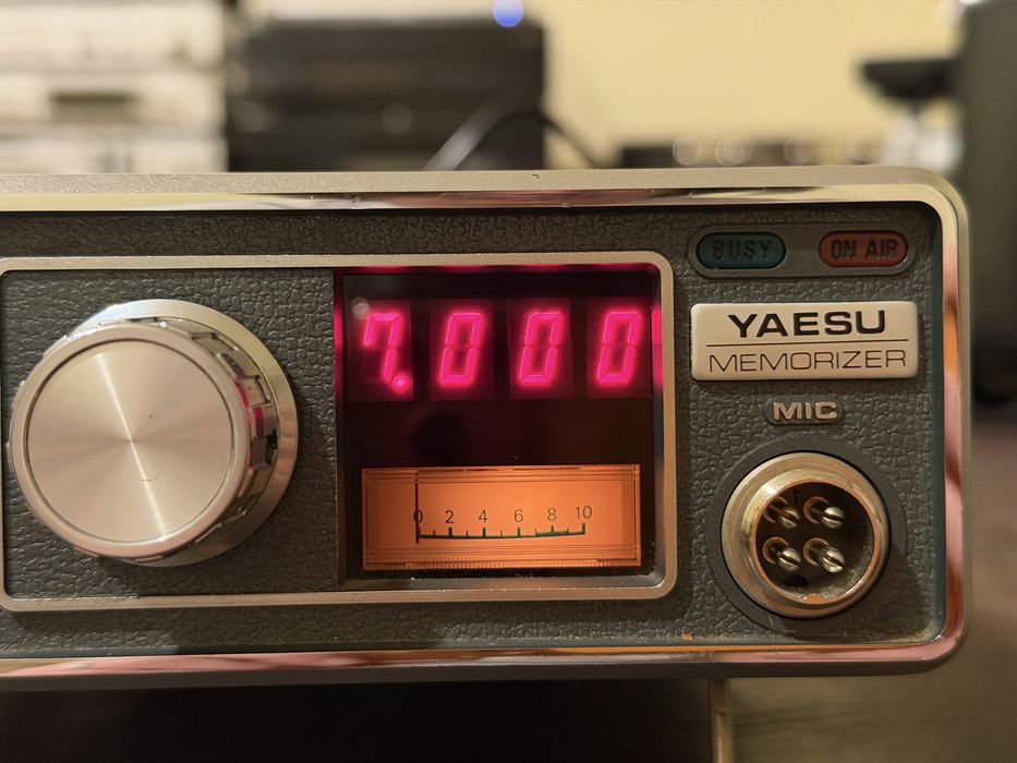 Yaesu FT‑227R – VHF 2 m, cu manual și microfon original