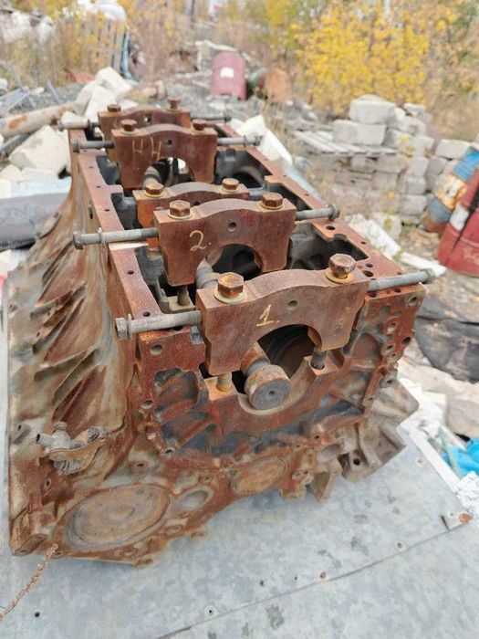 Блок от двигателя на Камаз
