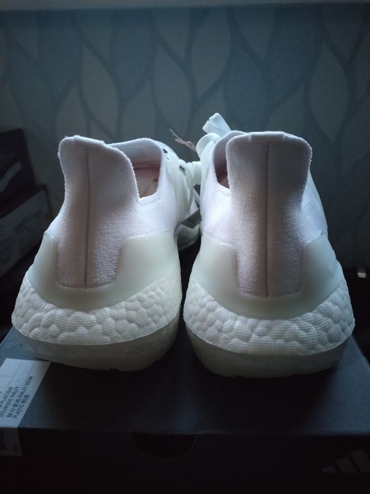 Adidas Ultra Boost 22  43.1/3номер