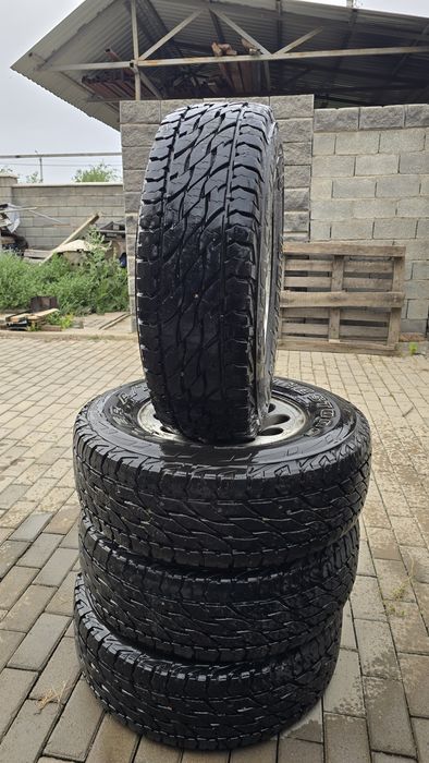 A/T Шины 235/75 R15 на дисках