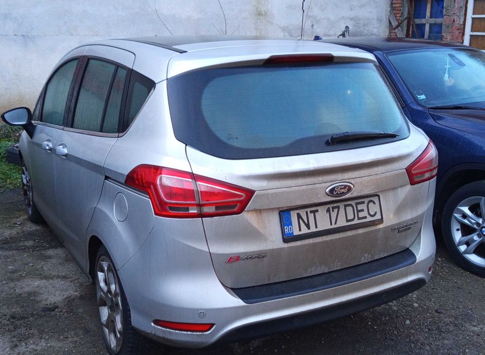 Vand Sau schimb Ford b max ecoboost 2013  cu motorul avariat(nu merge)