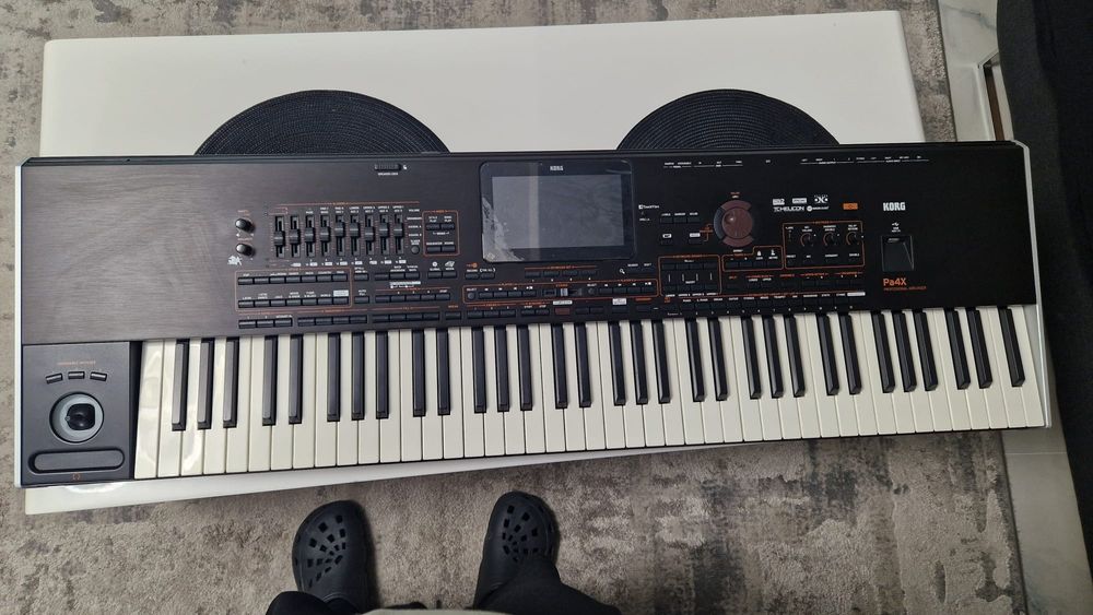 Vând Korg PA- 4x 76 clape!!