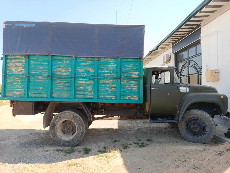 ZIL 130 bortovoy