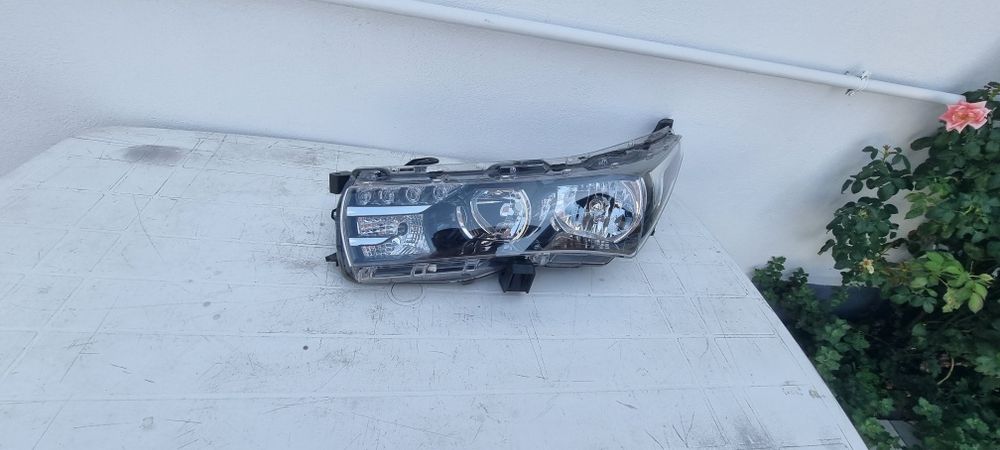 Far stanga Toyota corolla