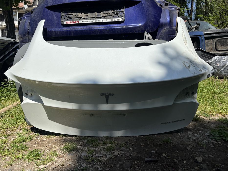 Капак Tesla Model 3