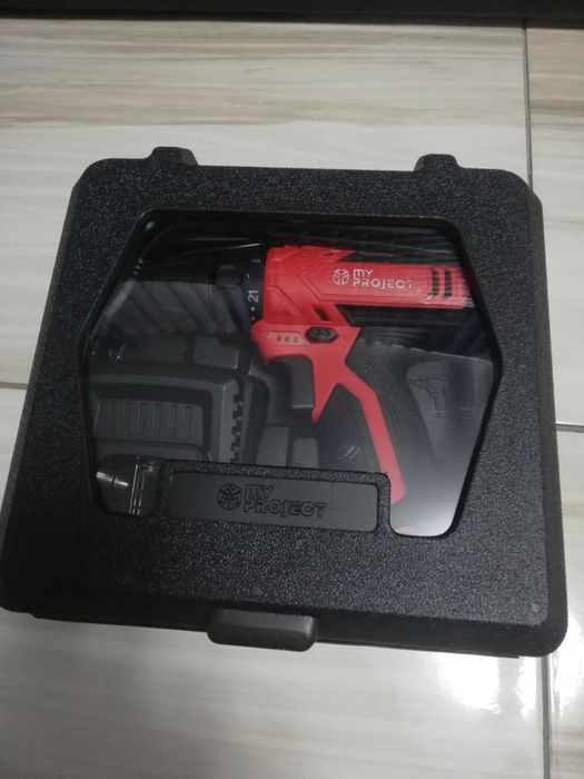 Mașina de insurubat si găurit cu  acumulator 12v  my project