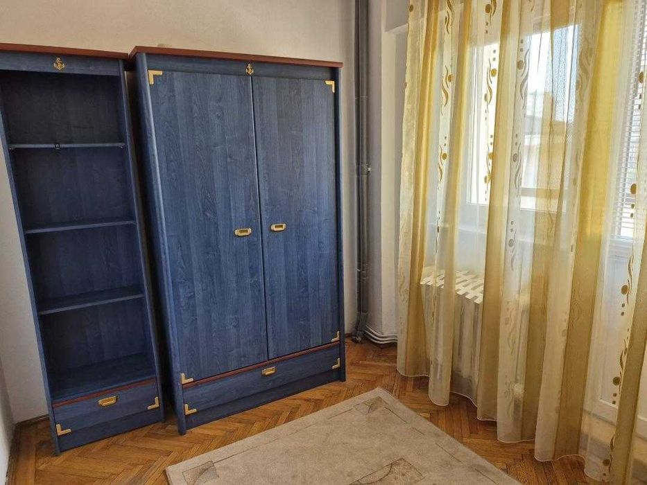 Apartament 4 camere de vanzare, Pitești AG