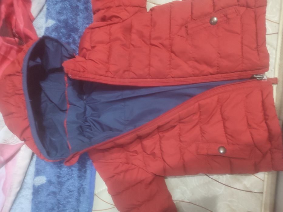 Демисезонная куртка на девочку