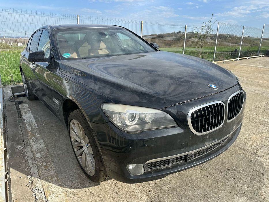 Dezmembrez / Dezmembrari / Piese / Accesorii Bmw f01 4.4 benzina 2009 negru volan stanga