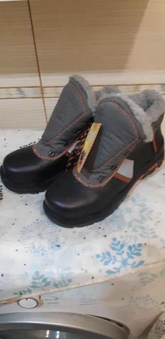 Продам ботинки рабочие