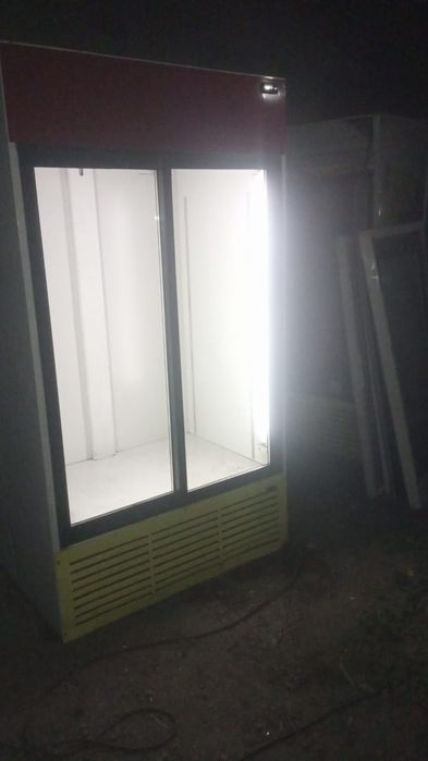 Холодильник для магазина