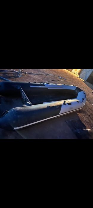 Надувная лодка. С мотором.