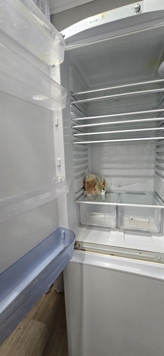 Холодильник Indesit