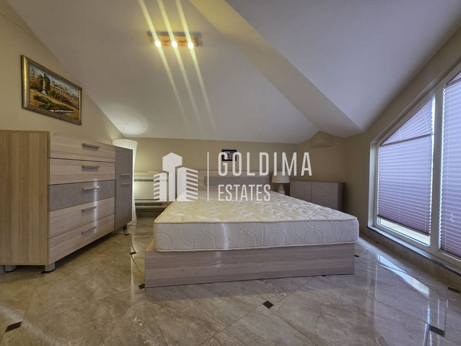 Обзаведен двустаен апартамент в супер центъра на гр. Бургас