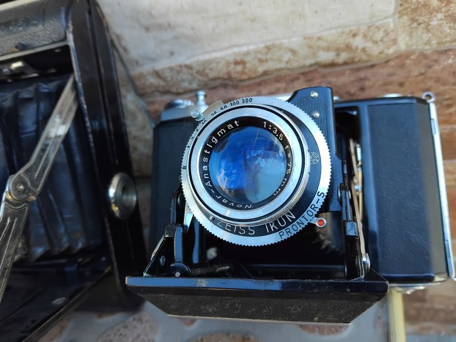 Ритро Фотоапарати  Kodak и Carll Zeiss