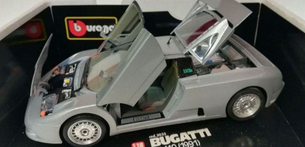 Macheta auto Bugatti EB110 (1991) la scara 1:18 produsă de Bburago