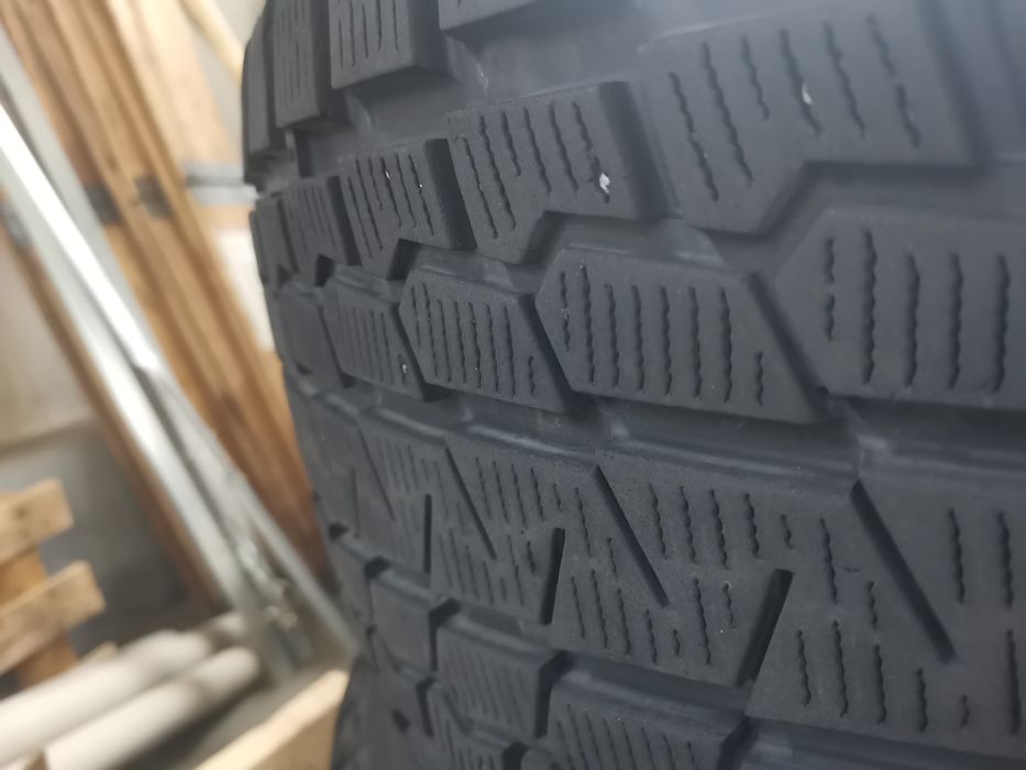 Зимни гуми 255 50 20 Yokohama ice guard