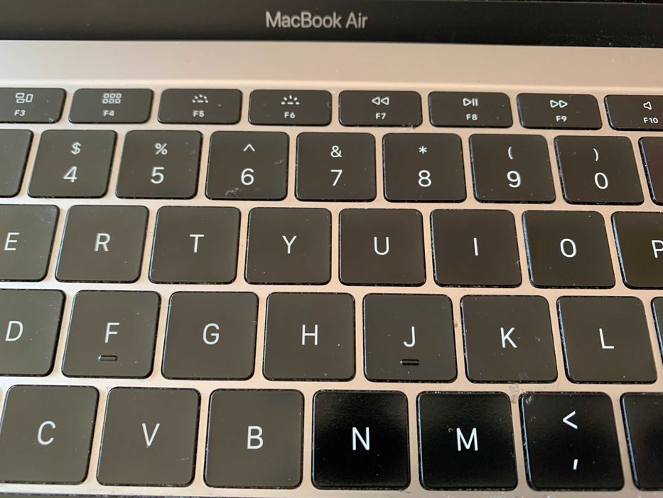 Лап топ MacBook Air 13 inch. В отлично състояние!