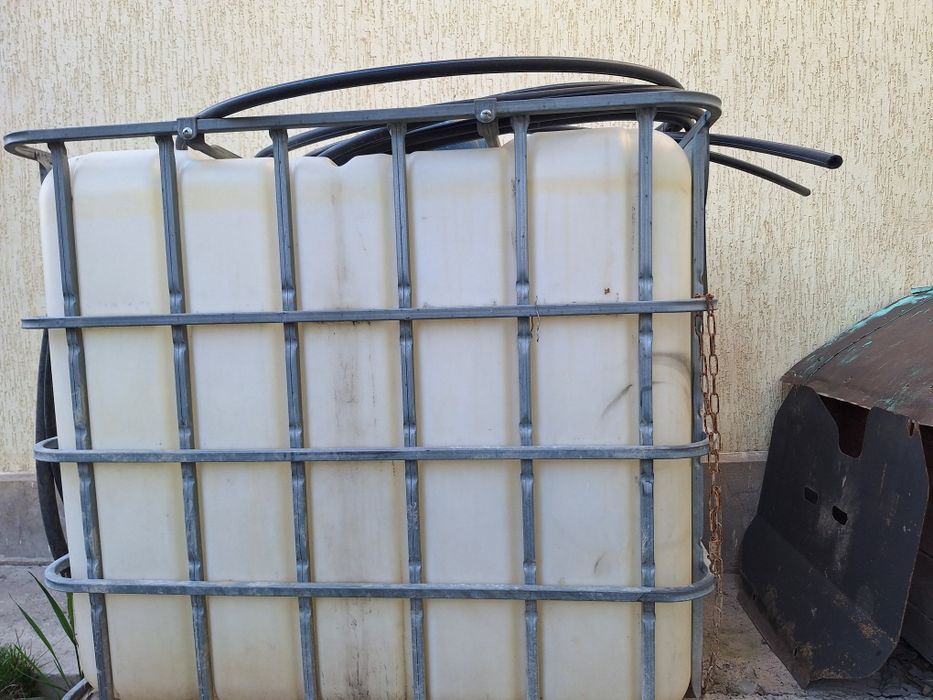 Емкость пластмасса тонна