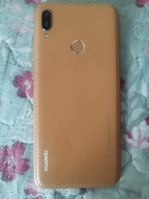 Продам телефон Huawei