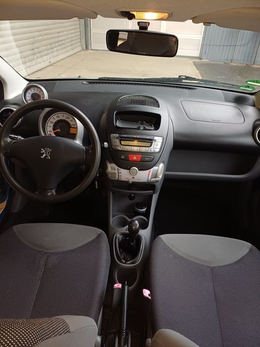 Vand peugeot albastru