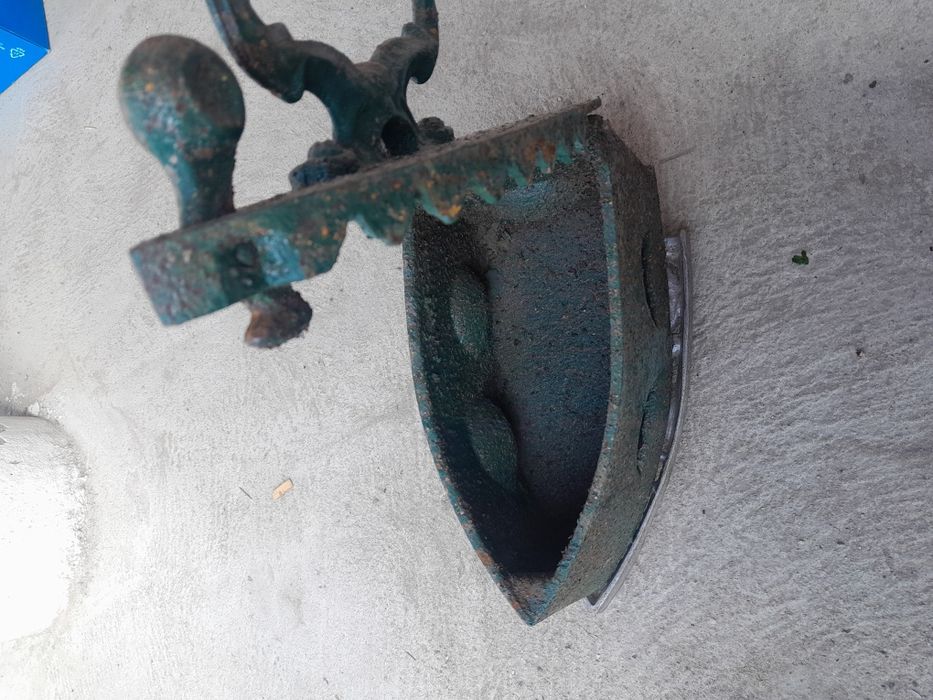 Fier de călcat cu suport