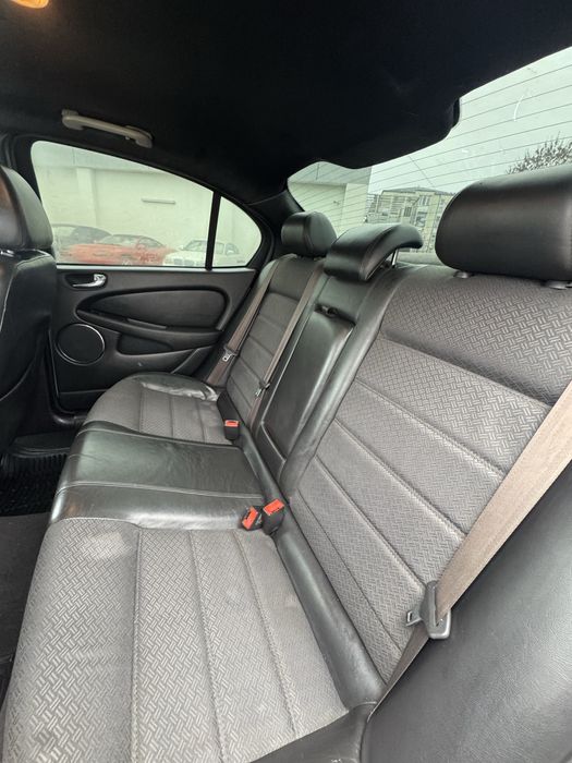 Vand Jaguar 2.0 diesel  stare foarte buna