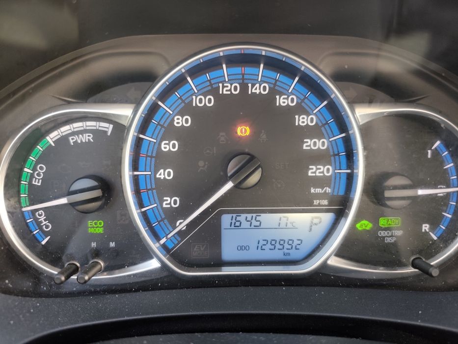 Vand Toyota Yaris Hybrid 1.5 (2015) doar 130.000km