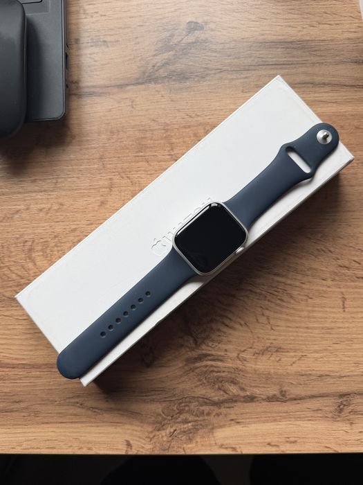 Продам apple watch 9 45mm
