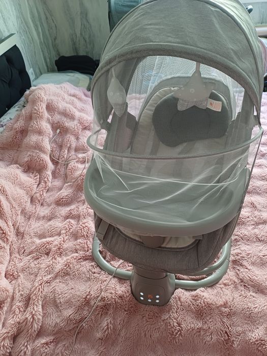 Продаётся фирменный электронная люлька шезлонг 3в1