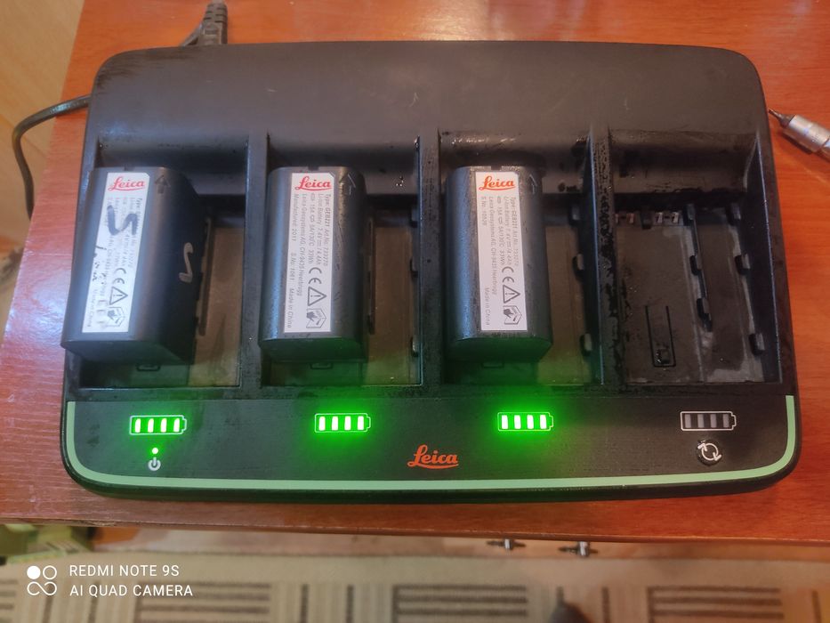 Leica профессиональное зарядное устройство для тахеометра и Gps