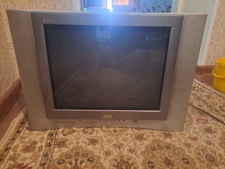 Продам телевизор