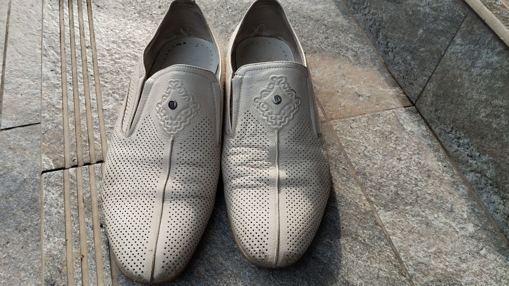 Продам мужскую обувь