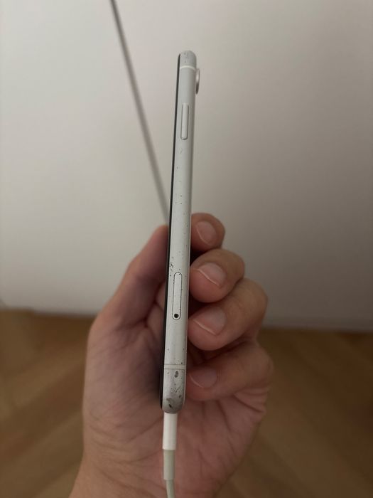 Продаю Iphone XR бу