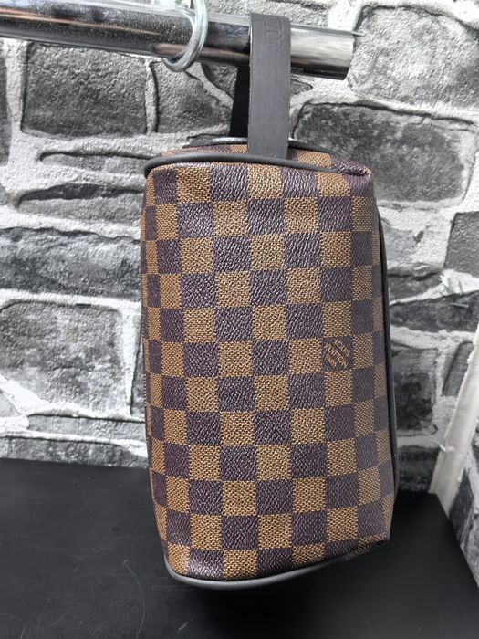 Luis Viton чанта тип несесер