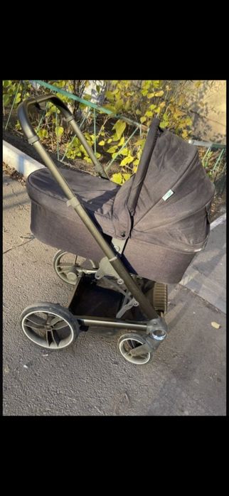 Продаю Коляску с двумя блоками