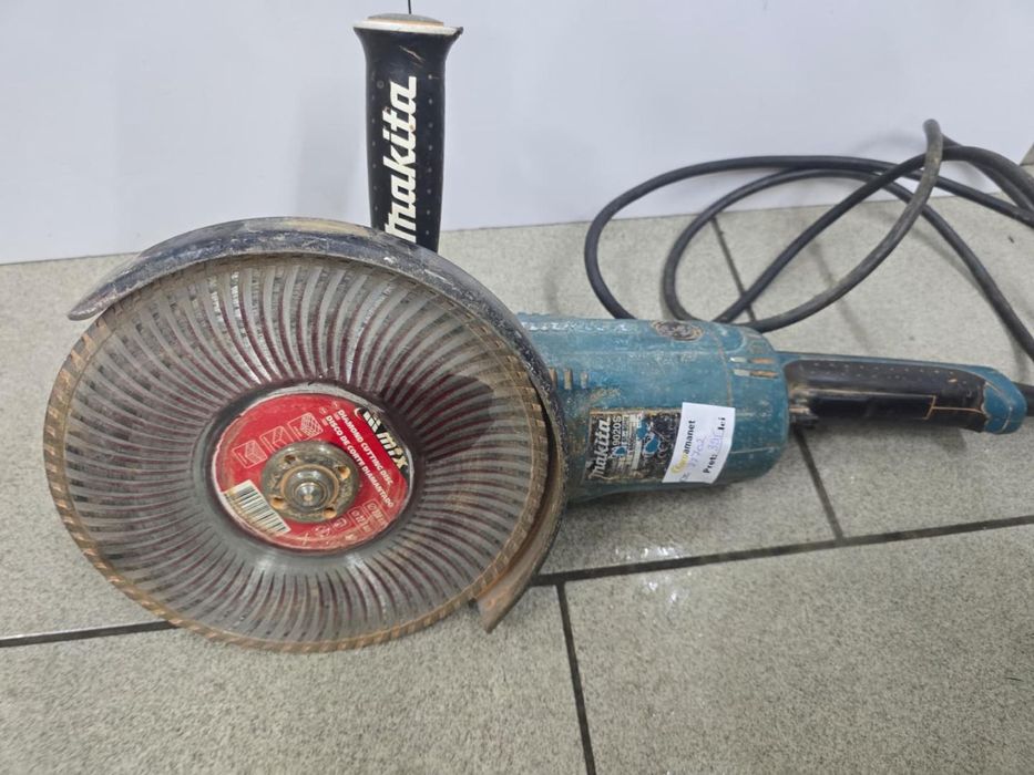 Polizor unghiular Makita GA9082, 2700 W, 6600 rpm, 230 mm -P-