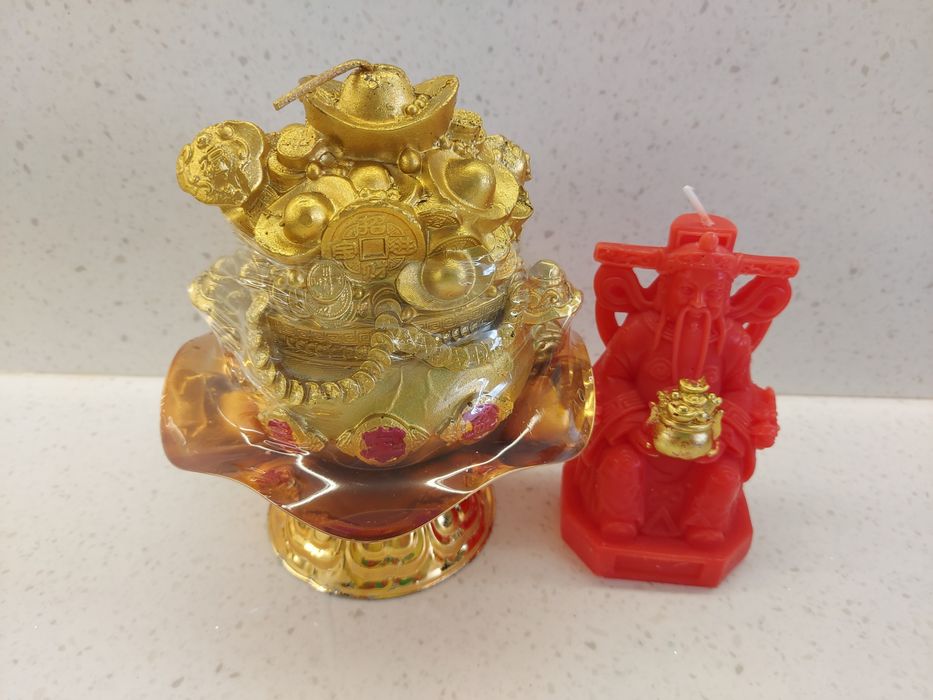 Денежные свеча продам