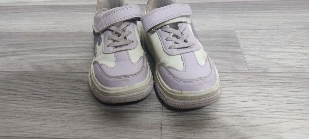 Продам детскую обувь