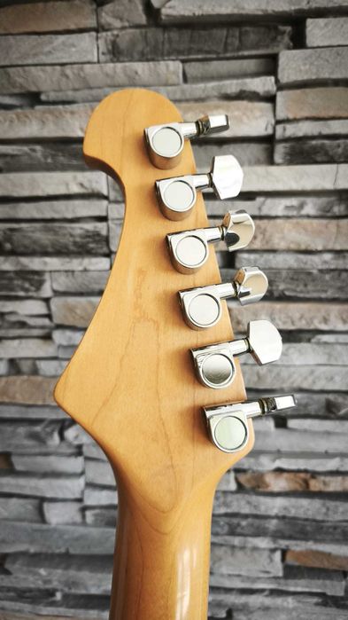 Chitară electrică Career Stratocaster – Black – Maple Neck – SSS – Micro-Tilt – Made in Korea