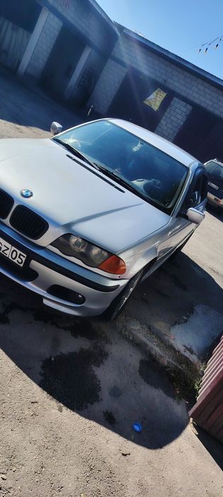 Продам BMW 330 живую)