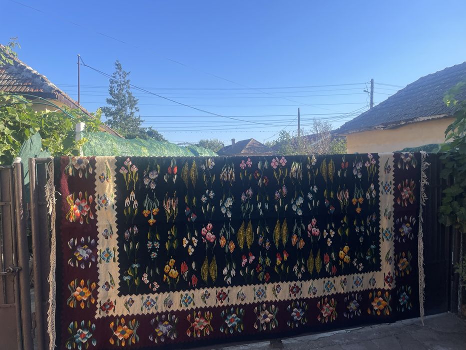 Vand covoare oltenesti