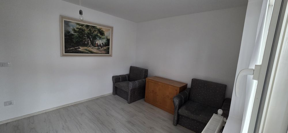 Închiriez apartament 3 camere , Bd. Longinescu  - Focșani