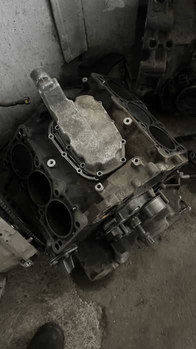 Продам Блок Коленвал Audi a6 c4 2.8