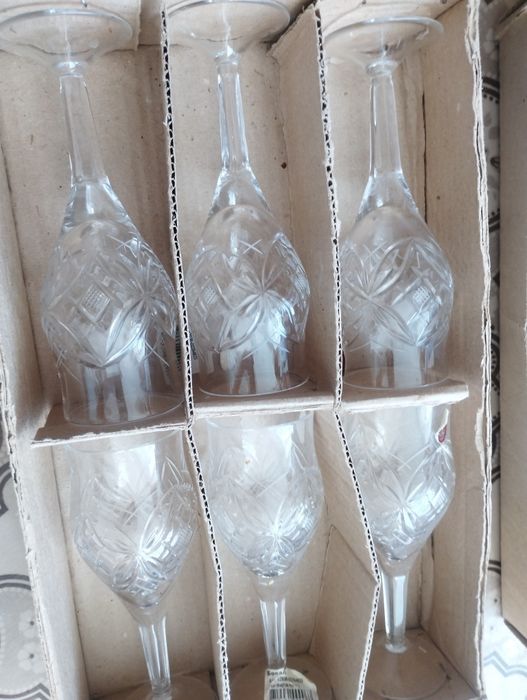 Продам хрустальные бокалы