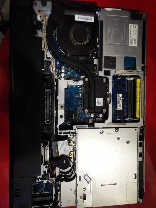 Dell  Latitude E5430 E6420  E7240, E6440 și E6330
