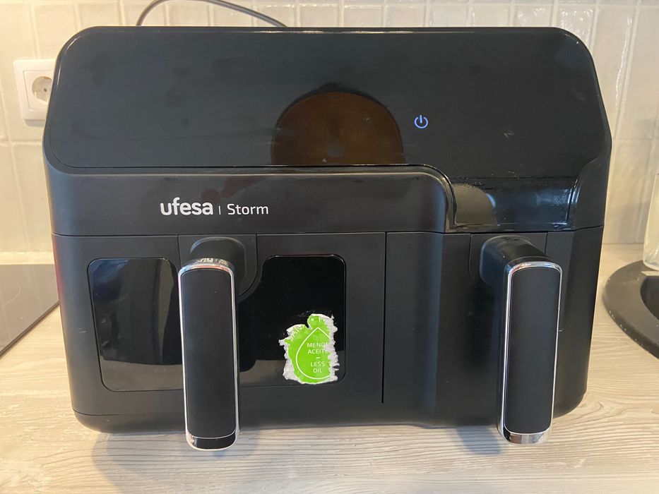 Airfryer Ufesa Storm 9 L cu 2 compartimente – stare foarte bună