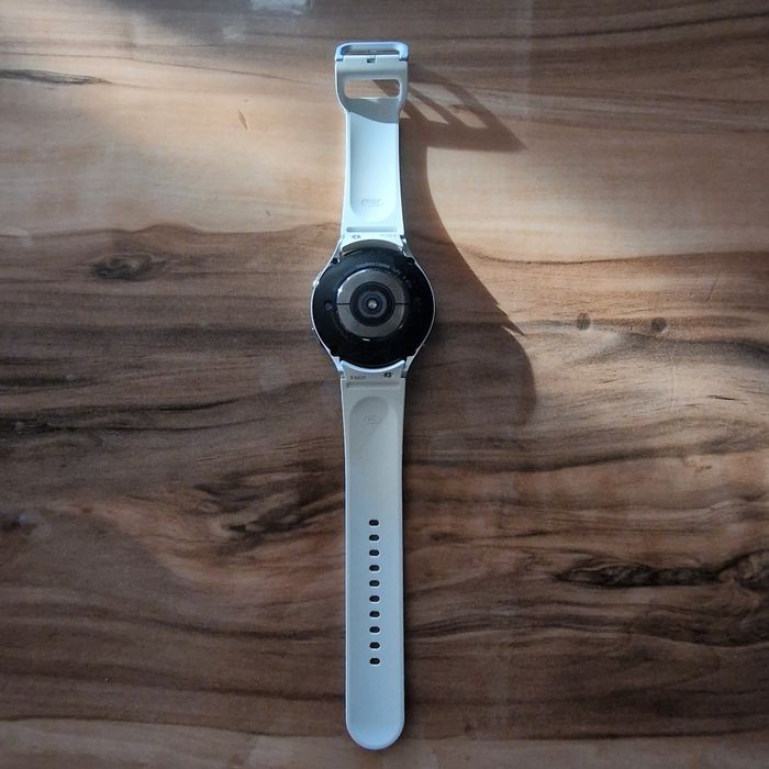 Продам часы новые, так как ошиблась с размером, большие