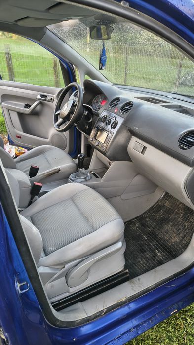 Vând Volkswagen Caddy