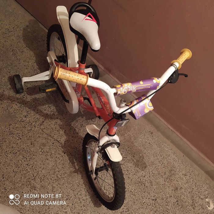 Велосипед за момиче и момче с помощни колелца